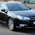 Říkáte si, co je to zase za nadpis? Je to jednoduché! Citroen C5 je s odpružením Hydractive III+ extrémně pohodlný a po silnici se pohupuje spíše tak, jako by se...