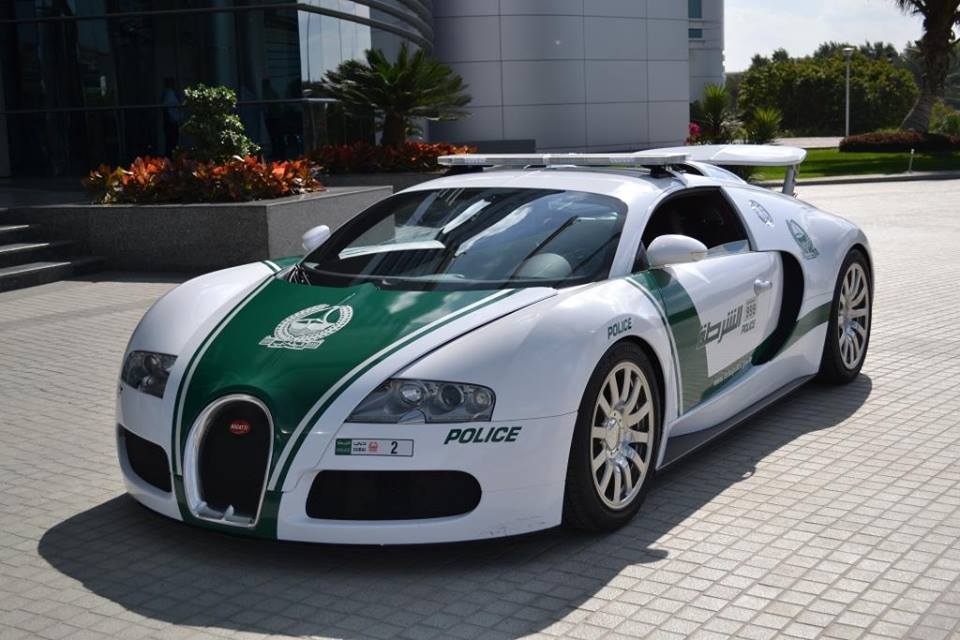 bugatti veyron dubajska policie