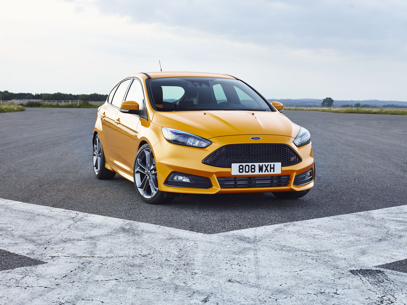 2015_Ford-Focus-ST-02
