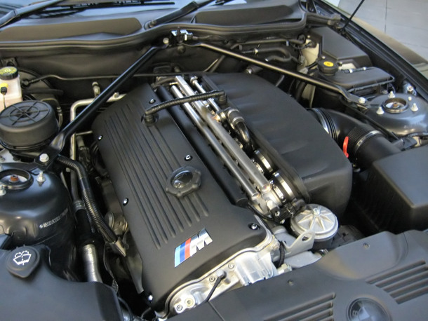 BMW_S54B32_Engine