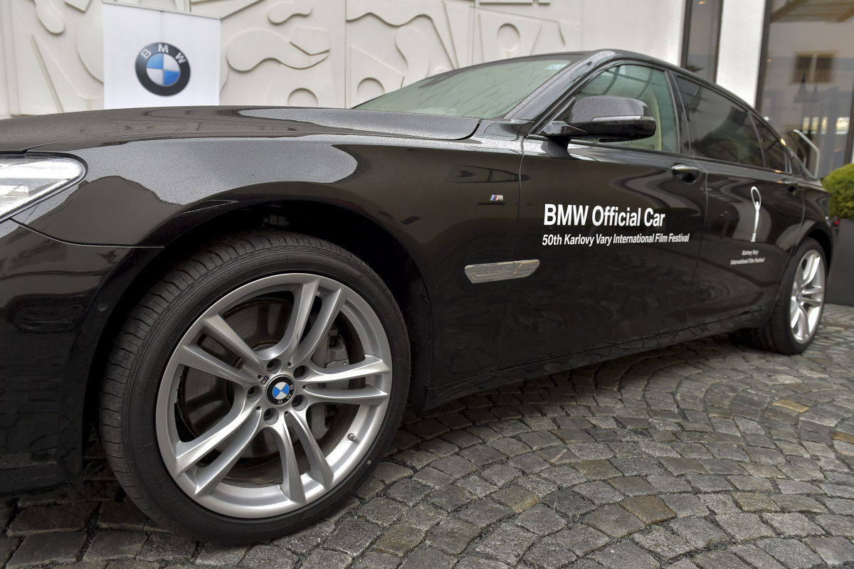 BMW-a-MFF-Karlovy-Vary-01