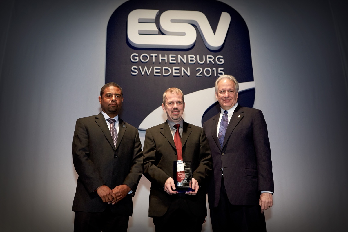 Jonas Ekmark, Manager Innovation for Active Safety and Chassis, was singled out for appreciation for his contribution in the field of car safety. The award, presented by the National Highway Traffic Safety Administration at the 24th International Technical Conference on the Enhanced Safety of Vehicles (ESV) in Gothenburg on June 8th 2015, was in recognition and appreciation for extraordinary contributions in the field of motor vehicle safety.