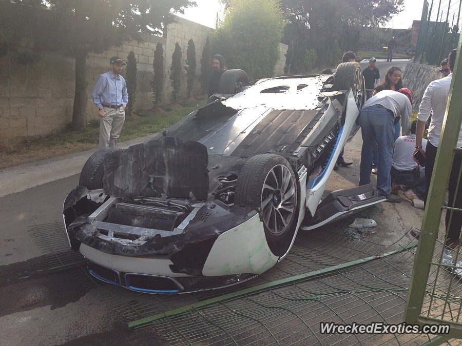 bmw-i8-flips-during-test-drive-crash-in-mexico-doors-open-tightly_1