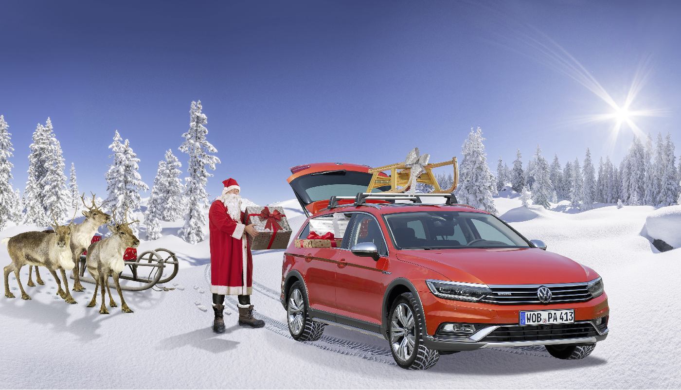 Santa-Claus-Volkswagen-Passat-Alltrack