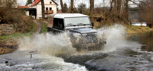 prvni-jizda-Land-Rover-Defender-VDS-Getriebe-n